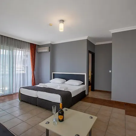 Готель Royalisa 3*