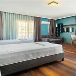Royalisa Hotel 3*