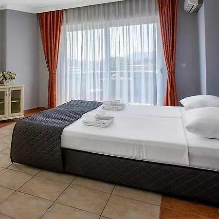 Готель Royalisa 3*