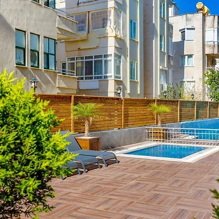 Royalisa Готель Аланія