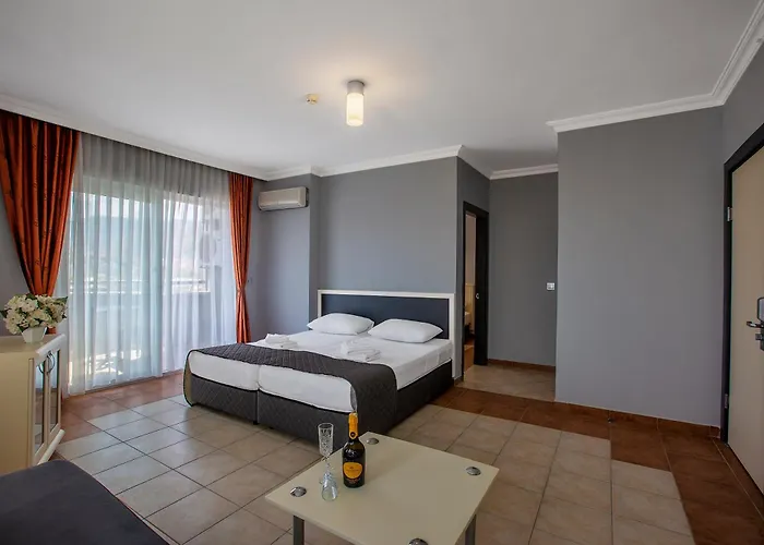 Ξενοδοχείο Royalisa 3*